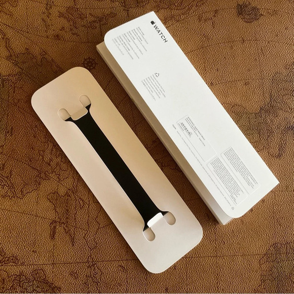 Solo loop black 46mm, size 6 - Picture 1 of 7